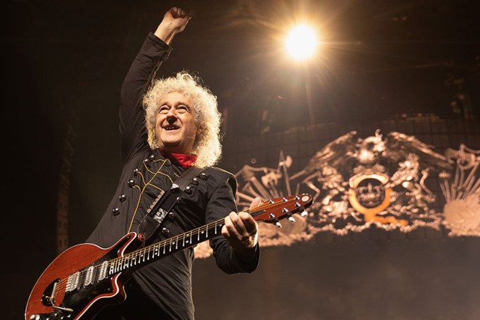 LONDON, ENGLAND - JUNE 05: (EDITORIAL USE ONLY) Brian May of Queen performs at The O2 Arena on June 05, 2022 in London, England. (Photo by Jo Hale/Redferns)