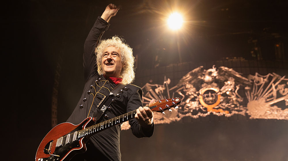 LONDON, ENGLAND - JUNE 05: (EDITORIAL USE ONLY) Brian May of Queen performs at The O2 Arena on June 05, 2022 in London, England. (Photo by Jo Hale/Redferns)