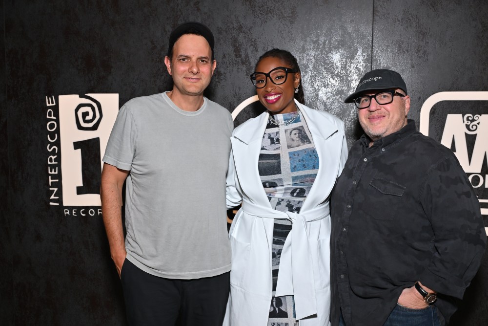ICLG -Jennifer Hudson signing
