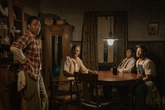 The Piano Lesson. (L-R) John David Washington as Boy Willie, Samuel L. Jackson as Doaker Charles, Michael Potts as Wining Boy and Ray Fisher as Lymon in The Piano Lesson. Cr. David Lee/Netflix © 2024